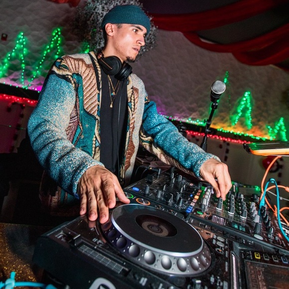 Meet your Posher, Gage - Picture 2 of 2